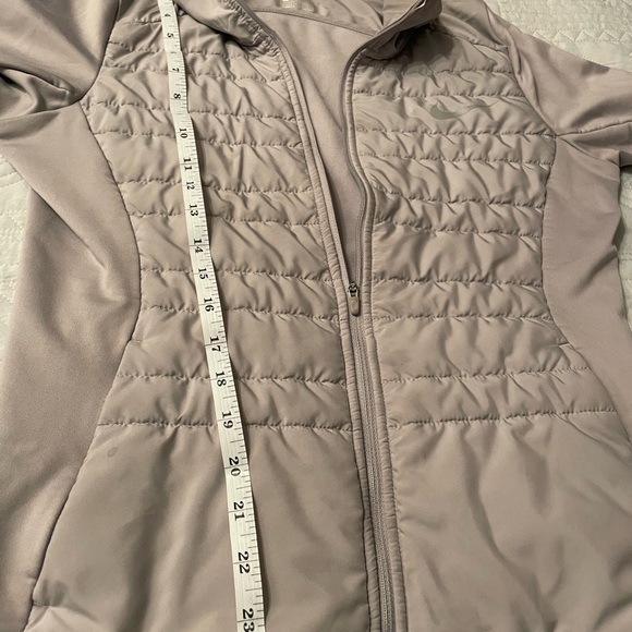 Nike Women's Light Gray Puffer Jacket - Picture 5 of 7